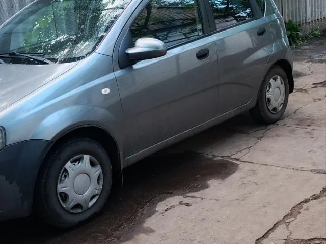Фото: Продам Шеврале AVEO Т.200, 2008 года. Газ-бензин, два комплекта резины зима-лето, на штампах, новое лобовое (48л в баке)