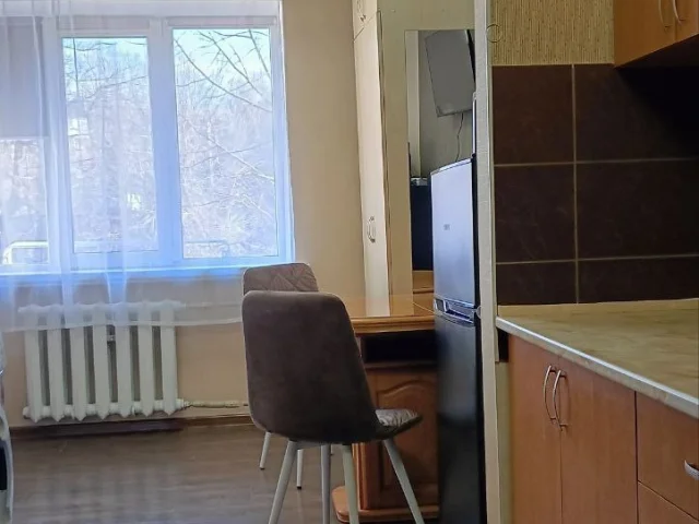 Фото: От хозяина!!!В Луганске  сдам небольшую квартиру  на длительный срок. Удобное расположение на кв. Жукова, прямо напротив