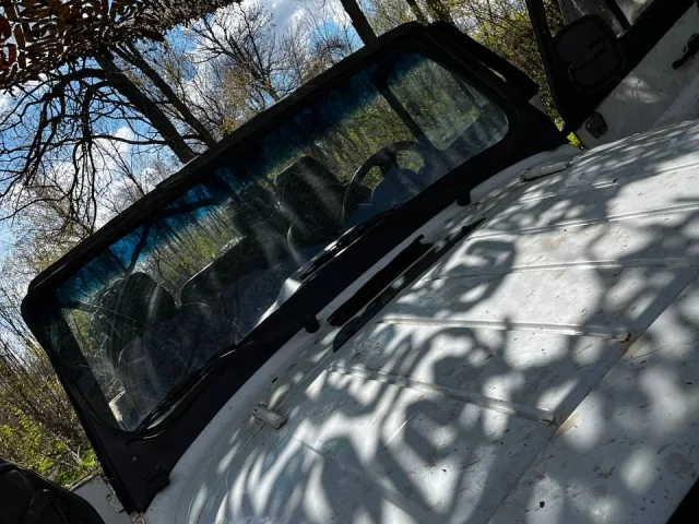 Фото: Куплю рамку лобового стекла УАЗ Ханта