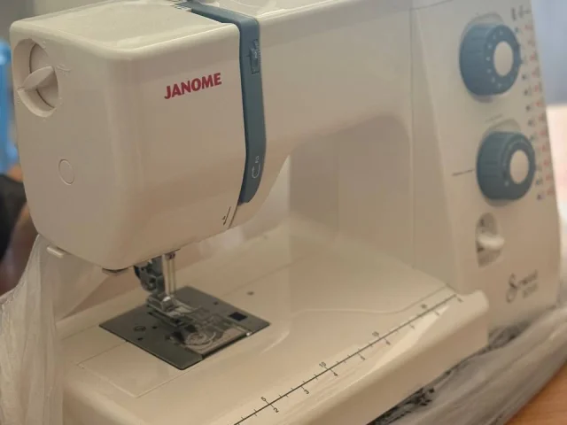Фото: Швейная машинка Janome. 12000₽