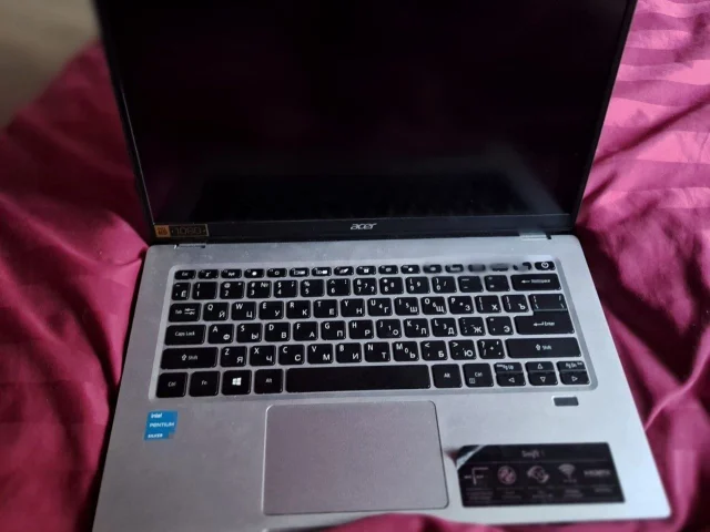 Фото: Ультрабук Acer Swift 1 (SF114-34)