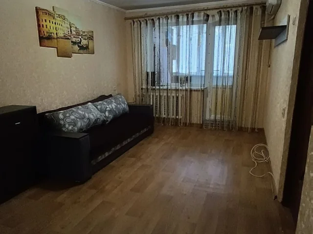 Фото: Сдаётся ( не посуточно!) 2-комнатная квартира, 22 МКР,  9/9 дома, не угловая, с хорошим ремонтом, необходимой техникой, 