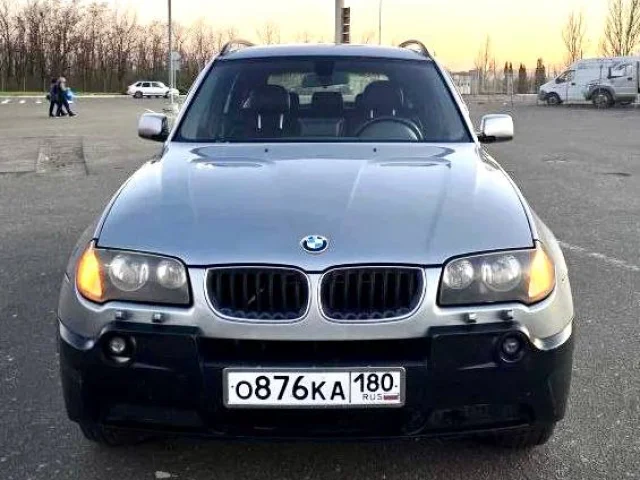 Фото: BMW X3 2005 семейный автомобиль