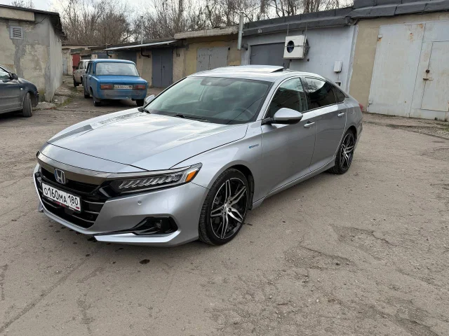 Фото: Honda Accord Hybrid Touring