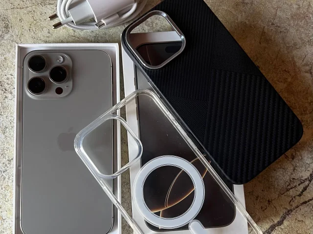 Фото: 🩶Iphone 16 Pro Max 256 Natural Titanium (серый) в идеальном состоянии, всегда в чехле и стекле, Sim+Esim, АКБ-96% (260 ц