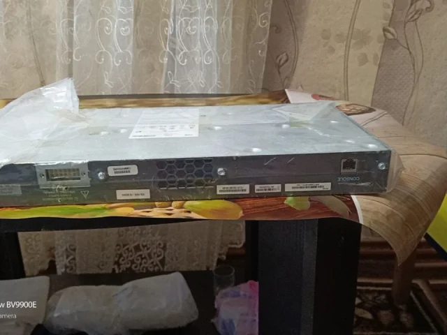 Фото: Продам новый коммутатор сетевой управляемый на 24 порта Cisco WS-C 2960+24 TC -l цена 50000 руб город Мариуполь телефон 