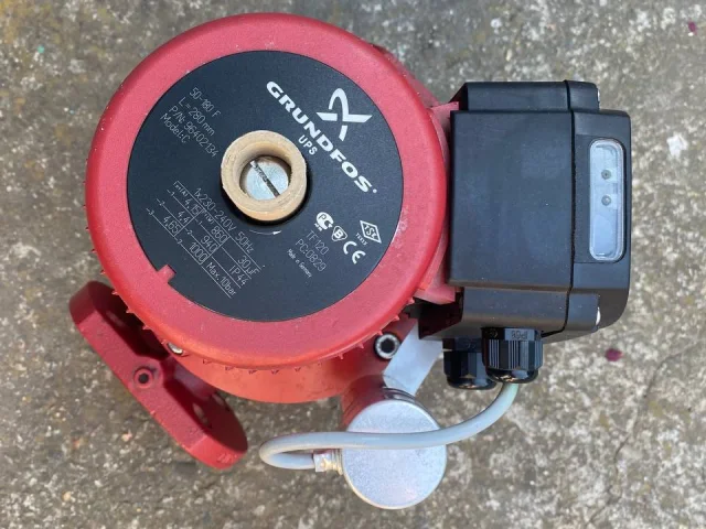 Фото: Циркуляционный насос Grundfos UPS 50-180 F (1x230 B)