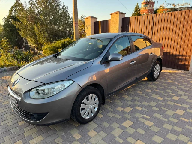 Фото: Продам Renault Fluence 2010,1.6,16V,106 сил,классический автомат,не битый и не крашеный,оцинкованный кузов в идеальном с