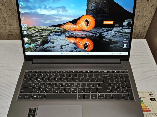 Фото: В продаже производительный ноутбук Lenovo Ideapad slim 3 (16iah8) . Состояние нового! Полный заводской комплект + новая