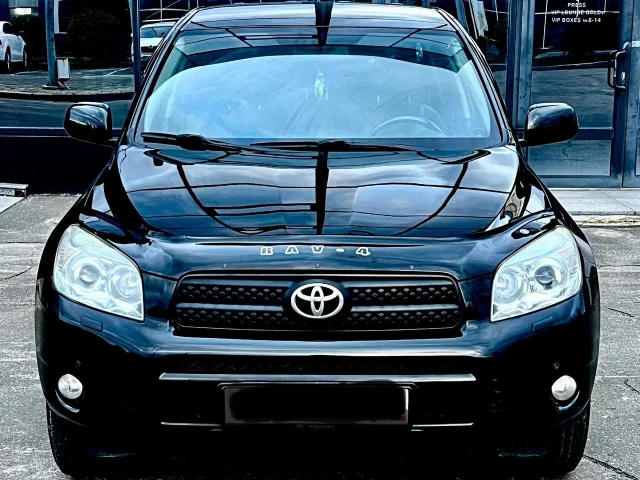 Фото: Toyota RAV4 в эксплуатации 2007 года ,в отличном состоянии ,полностью обслужена ,семейная -хозяйская машина ,вложений не