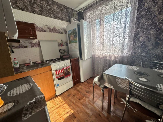 Фото: Сдаётся в аренду на длительный срок 1к в районе АКЗ. Рядом рынок, супермаркет, гастроном «Киев»