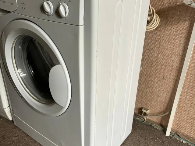 Фото: Продам стиральную машину Indesit на 5КГ загрузки белья. Отличное состояние. Полностью рабочая. Смогу помочь с доставкой