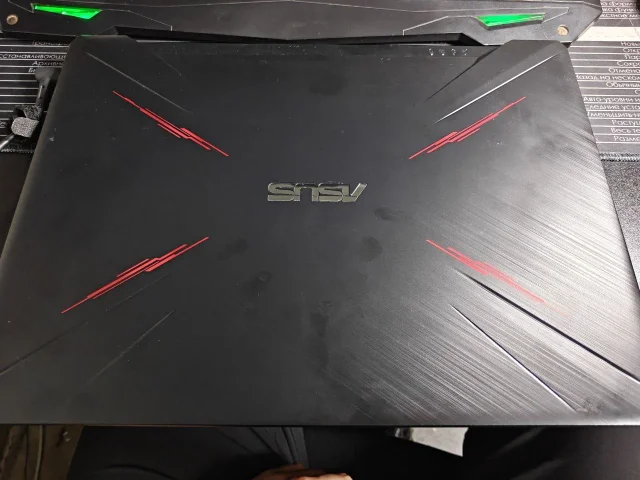 Фото: Продам игровой ноутбук Asus TUF видюха GTX1650 + встройки Radeon RX VEGA 8. Процессор Ryzen 5 3550H. 120 герц