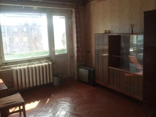 Фото: Продам 1-ком. кв-ру, ул. Курченко 14, 5/5, крыша перекрыта в 2025 году, не угловая, 30 кв.м. - общая. Окна пластик, в ос