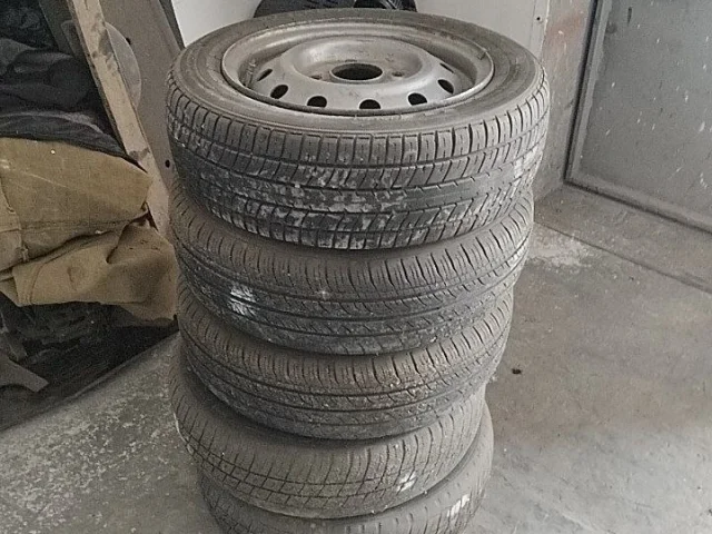 Фото: Продам диски с резиной,запаска в подарок  🎁 Подходят на Cherry QQ и Daewoo Matiz.Цена 7 000 т. рублей. Находятся в Мелит