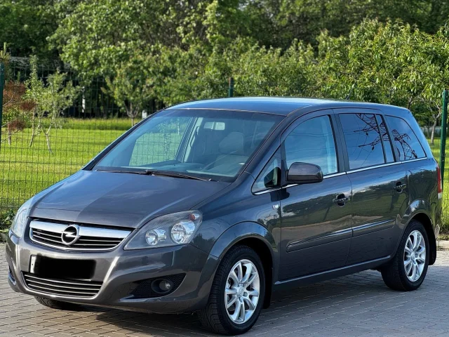Фото: 🚗 Opel Zafira B (Опель Зафира B)