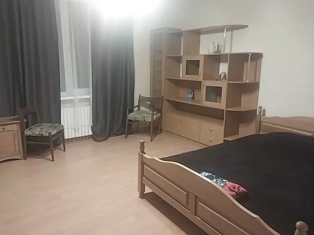 Фото: Сдам долгосрочно 2-х комн. СТАЛИНКУ. Драмтеатр.3 этаж 5 этажного дома,вода круглосуточно, вай фай,всё  необходимое для к