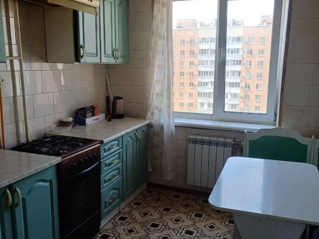 Фото: Сдам 3к.кв в Центре Мариуполя, проспект Ленина, 91.Этаж 8/9,лифт работает, с мебелью и бытовой техникой. Для семьи или с