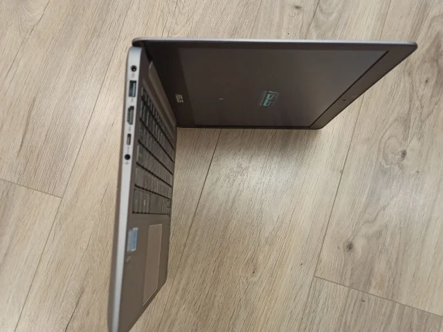 Фото: Ноутбук Asus тонкий и очень лёгкий в металлическом корпусе 13,3 Fullhd. Отличный вариант носить с собой, вес всего 1,5кг