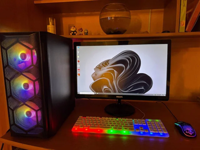 Фото: 🎮Игровой ПК GTX 1070 8 ГБ + монитор 24" + клавиатура и мышь🎮