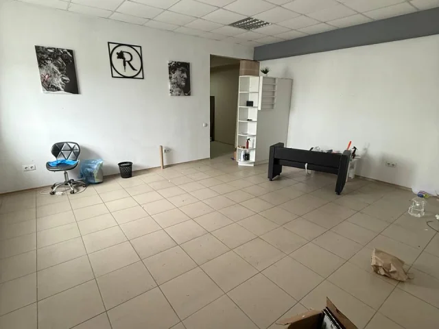 Фото: Сдается светлый кабинет с хорошим естественным светом. … м², подходит для работы с клиентами (бьюти, консультации и т.д.