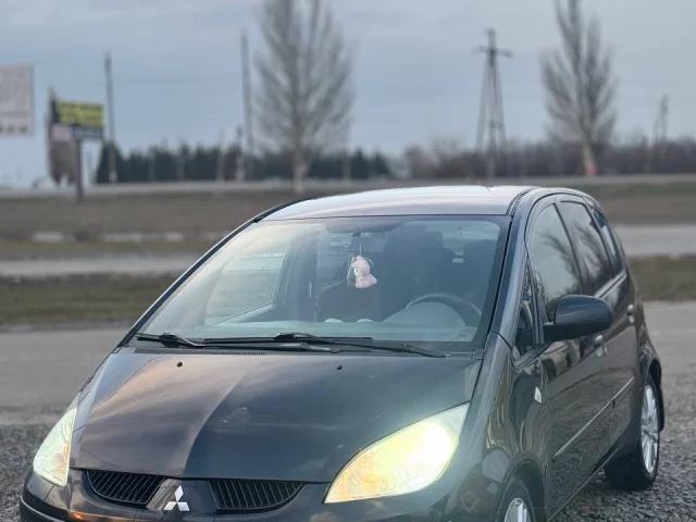 Фото: Продам Mitsubishi Colt 2008 года с двигателем 1.5 (не путайте с 1.3), коробка передач автоматическая - робот, с настоящи