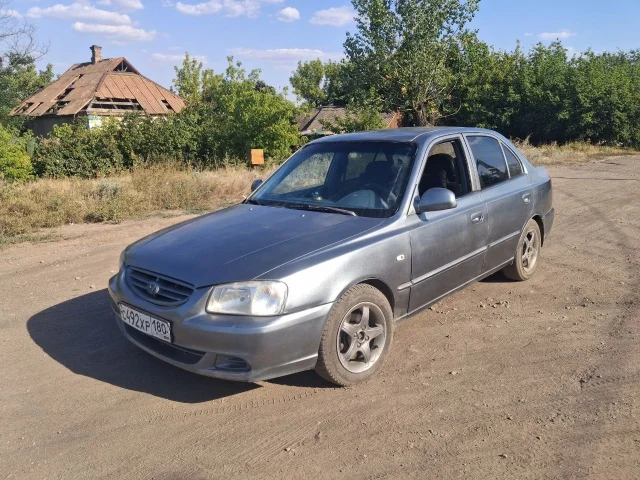 Фото: Продам хендай Акцент, 2006 год, двигатель 1.5, коробка автомат работает отлично без каких либо проблем, по двигателю тож