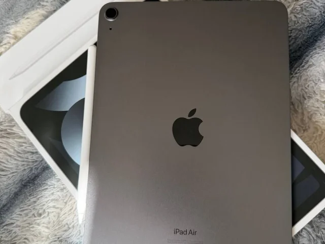 Фото: IPad Air 5( 64ГБ, Wi- Fi) + Apple Pencil 2. Идеальное состояние, полный заводской комплект ( две коробки). Без дефектов,
