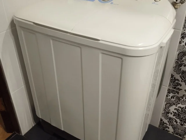 Фото: Продам стиральную машину полуавтомат, габариты 68*40*80, б/у в отличном состоянии. Цена 7000 руб. В ЛС или