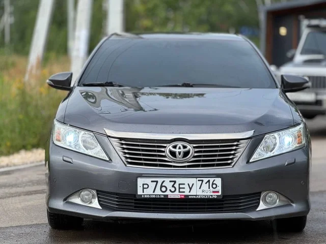 Фото: Toyota Camry,2012 года