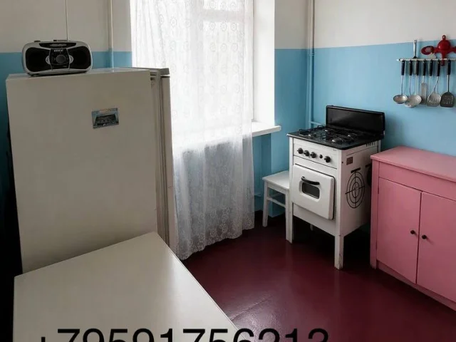 Фото: Продам 2 х комнатную квартиру ул. 50 лет Обороны Луганска ( мед городок), под ремонт, 4/5 этажного дома, общая площадь 4