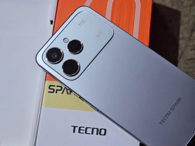 Фото: Tecno spark 40
