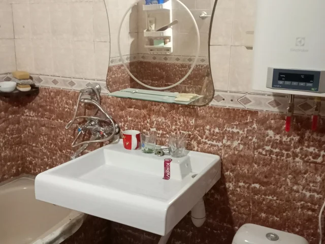 Фото: Продам 3 к. квартиру 9 этаж 9 этажного дома, улица Ионова, ориентир рынок Соловки, Ленинский исполком