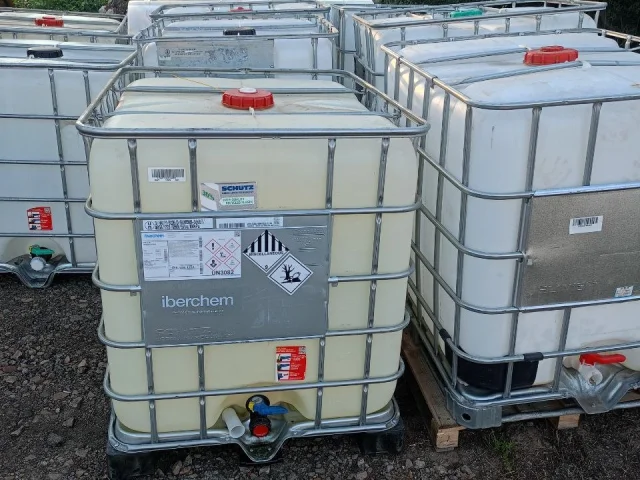 Фото: Продаю еврокубы по цене 10 000 рублей за штуку. Возможна доставка. Более подробную информацию можно узнать по телефону: