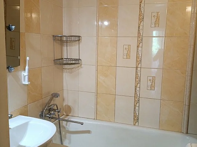 Фото: Продам 2х-комнатную Калининский район.