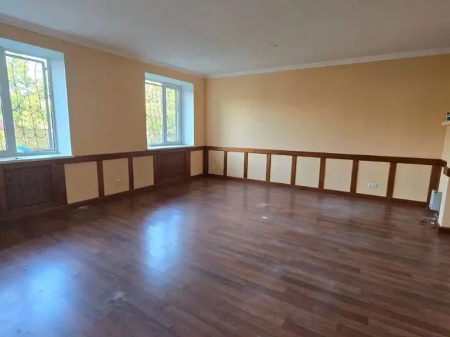 Фото: 🏢 Продаётся большое коммерческое помещение свободного назначения. Удачное расположение в центре