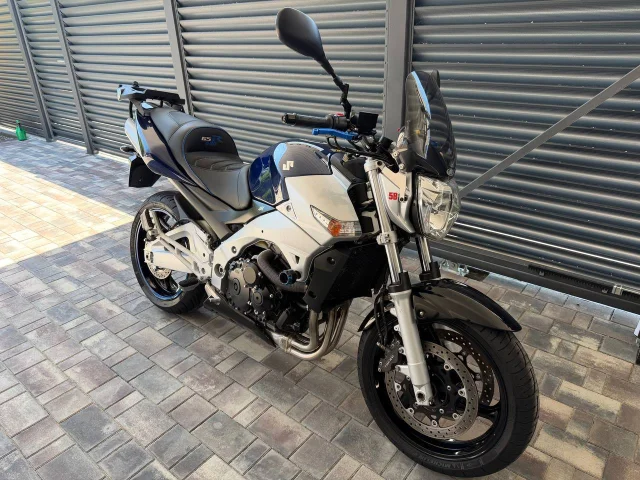 Фото: Продам Suzuki GRS 600 , инжектор , 98 лс. 38.000 км пробег родной, Состояние идеальное, БЕЗ ПАДЕНИЙ! мотор и коробка без
