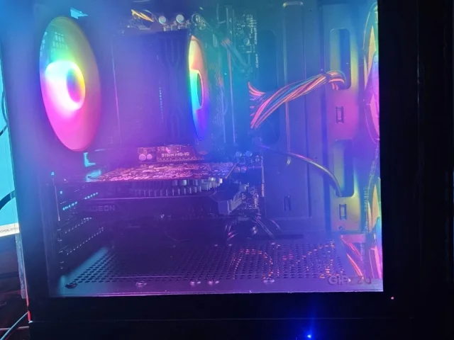 Фото: В продаже компьютер на базе intel core i5 6500, rx 6400 4 gb gddr6, 20 gb ddr4 Компьютер отлично подойдёт для дистанцион