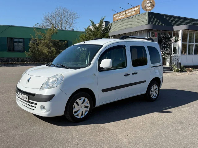 Фото: Renault Kangoo 2008 год