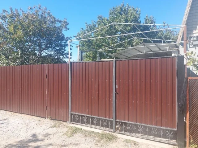Фото: Продам жилой дом 45 кв метров и земля 6 соток в черте города Мариуполя в районе 23 мкр цена 2,5 млн с возможностью пропи