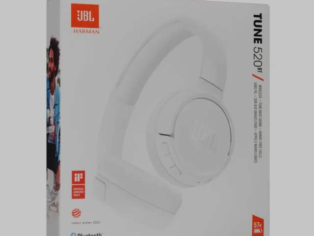 Фото: Продам JBL TUNE 520BT в хорошем состоянии, из минусов - немного пожелтевшие амбушуры, но можно заменить на любые другие