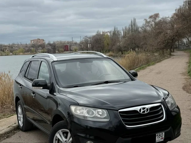 Фото: В продаже Hyundai Santa-Fe 2011 года
