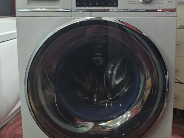 Фото: Стиральная машина Haier с инверторным мотором и функцией пара в отличном состоянии