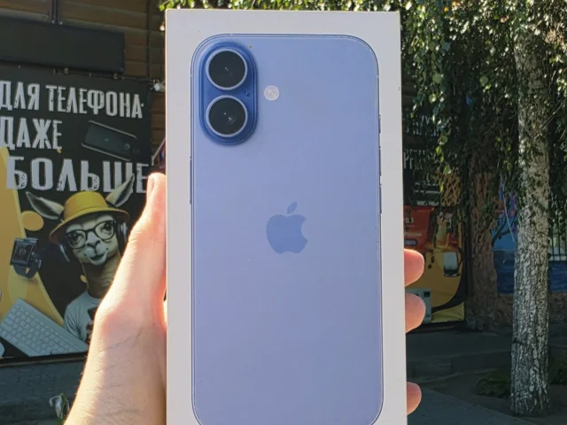 Фото: Смартфон Apple iPhone 17 mist blue