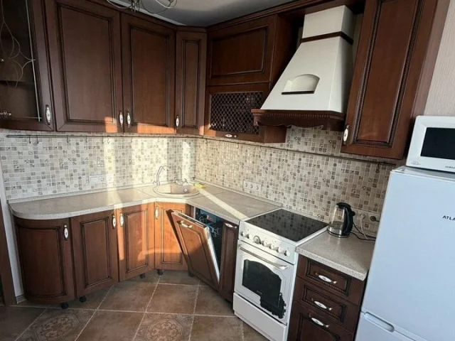 Фото: Сдаю однокомнатную квартиру 38.0 м² этаж 3/15 Калининский район, проспект Ильича, Медицинский университет