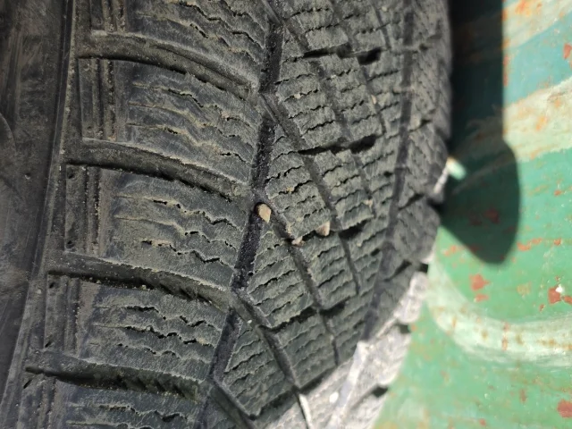 Фото: Продам 4 колеса mazzini snow leopard 2 225/55 r18 бeз поpeзов трещин и т.д. очень мягкая. Износ не большой