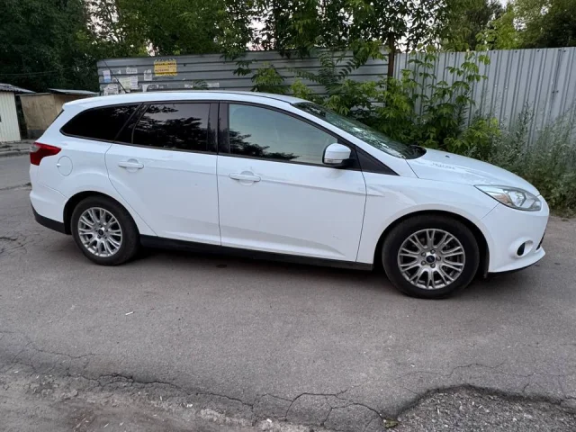 Фото: 675.000т руб Продажа Ford focus 3 Универсал 2013 года выпуска полная комплектация. Двигатель 1.6. В хорошем состоянии. М