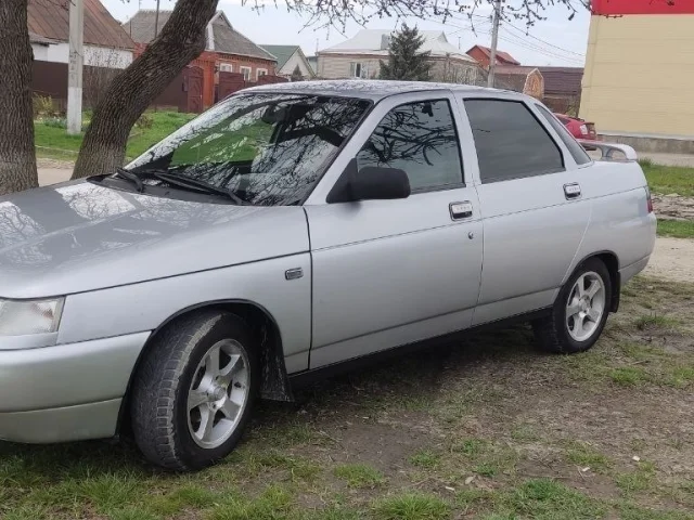 Фото: ПРОДАМ ВАЗ 2110 КОМПЛЕКТАЦИЯ ЛЮКС!!! Год 2004. КУЗОВ АВТОМОБИЛЯ ЦЕЛЫЙ БЕЗ ГНИЛИ И РЫЖЬЯ.МОТОР 1.6 8КЛ. РАБОТАЕТ ИДЕАЛЬНО