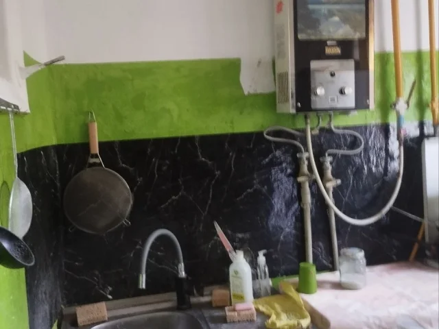 Фото: сдам 2 ком квартиру в приморском районе города ор школа 26, 2/2 , жилое состояние мебель и техника цена 15т + к.у есть к