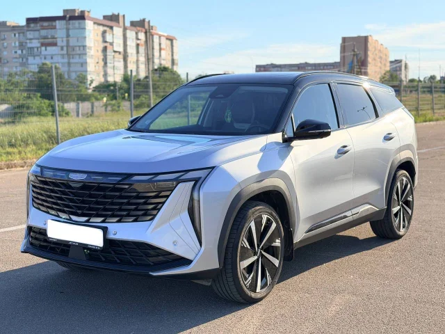 Фото: арка: Geely Atlas